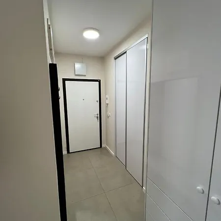 Calm & Modern By The Promenade Szarajevó